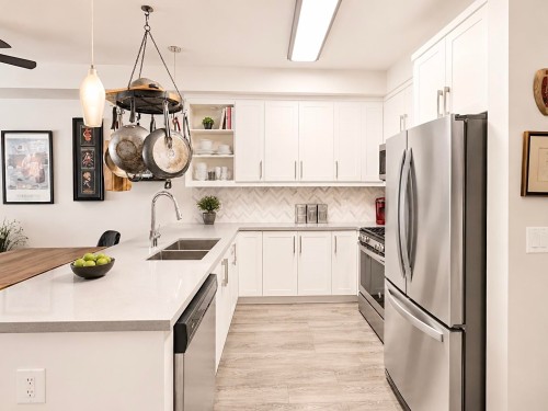 103-14550 Winter Crescent, Surrey, BC - Indoor Photo Showing Kitchen With Double Sink With Upgraded Kitchen