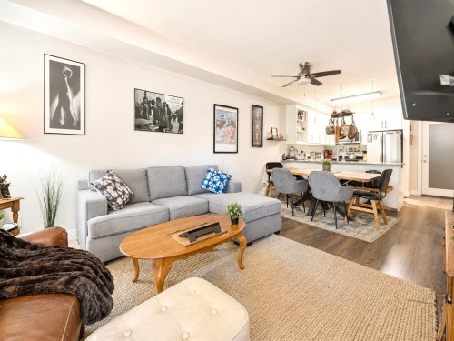 103-14550 Winter Crescent, Surrey, BC - Indoor Photo Showing Living Room
