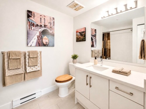 103-14550 Winter Crescent, Surrey, BC - Indoor Photo Showing Bathroom