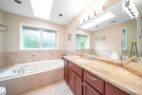 14872 25A Avenue, Surrey, BC 