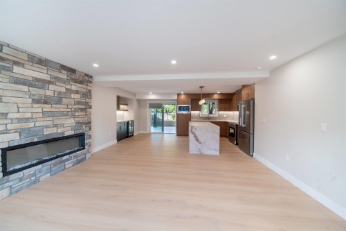 11659 Lyon Road, Delta, BC - Indoor With Fireplace
