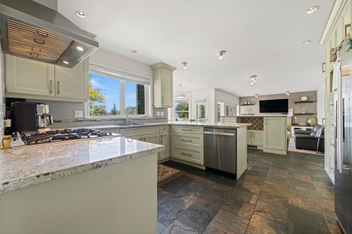 15070 81 Avenue, Surrey, BC 