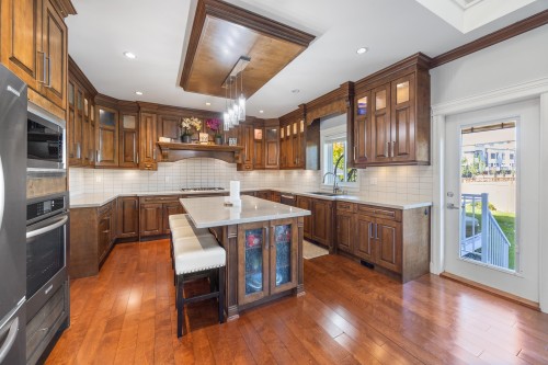 17433 1 Avenue, Surrey, BC - Indoor Photo Showing Kitchen With Upgraded Kitchen
