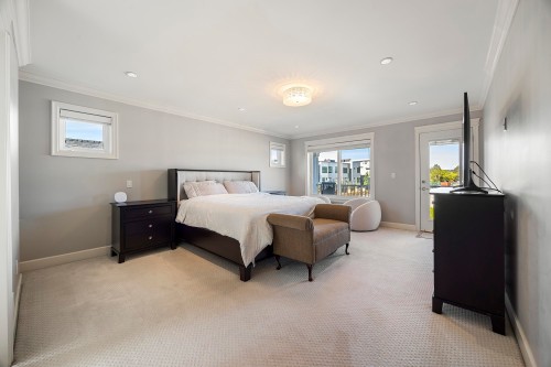 17433 1 Avenue, Surrey, BC - Indoor Photo Showing Bedroom