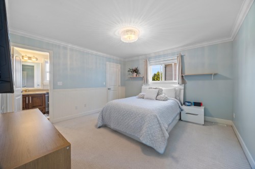 17433 1 Avenue, Surrey, BC - Indoor Photo Showing Bedroom