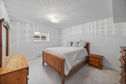 17433 1 Avenue, Surrey, BC - Indoor Photo Showing Bedroom