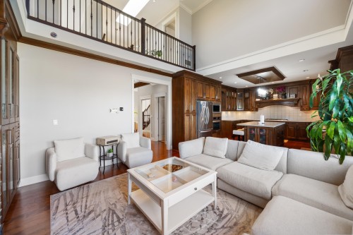 17433 1 Avenue, Surrey, BC - Indoor Photo Showing Living Room