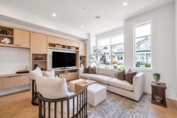 19755 75b Avenue Langley, BC V2Y 1S1