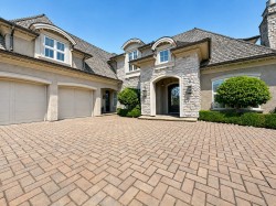 15957 39a Avenue Surrey, BC V3Z 0Y3