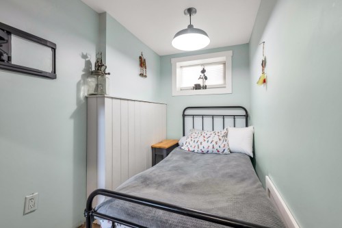 32857 3Rd Avenue, Mission, BC - Indoor Photo Showing Bedroom