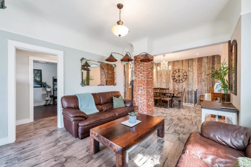 32857 3Rd Avenue, Mission, BC - Indoor Photo Showing Living Room