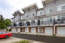 23-22334 48 Avenue  Langley, BC V3A 3N5
