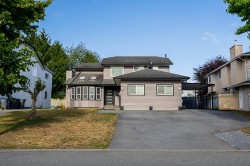 8902 142a Street Surrey, BC V3V 7T1