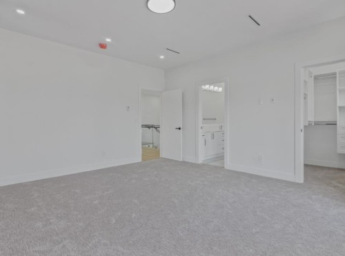32735 Marshall Road, Abbotsford, BC - Indoor Photo Showing Other Room