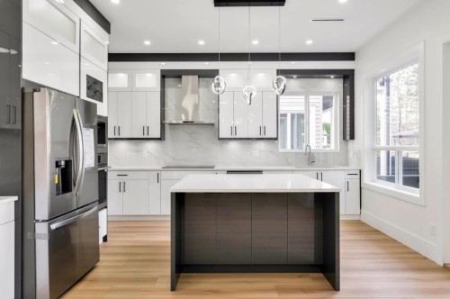 32735 Marshall Road, Abbotsford, BC - Indoor Photo Showing Kitchen With Upgraded Kitchen