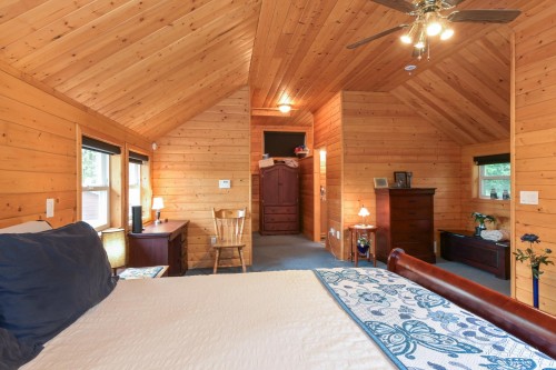 25330 72 Avenue, Langley, BC - Indoor Photo Showing Bedroom