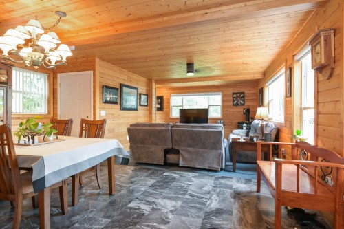 25330 72 Avenue, Langley, BC - Indoor