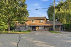 17886 59a Avenue Surrey, BC V3S 1R1