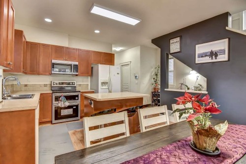 6914 190 Street, Surrey, BC - Indoor Photo Showing Kitchen With Double Sink