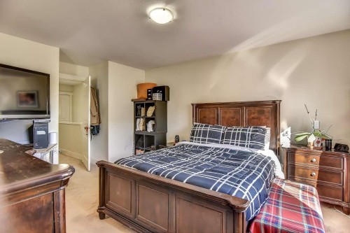 6914 190 Street, Surrey, BC - Indoor Photo Showing Bedroom