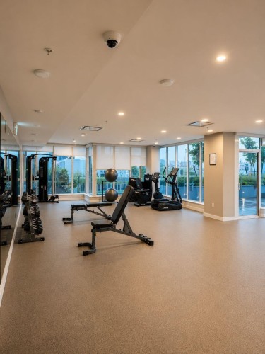 906-9675 King George Boulevard, Surrey, BC 