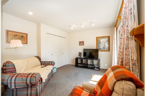 13852 Malabar Avenue, White Rock, BC - Indoor Photo Showing Living Room