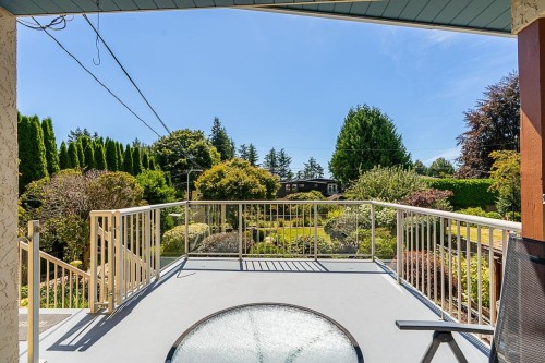 13852 Malabar Avenue, White Rock, BC - Outdoor With Exterior