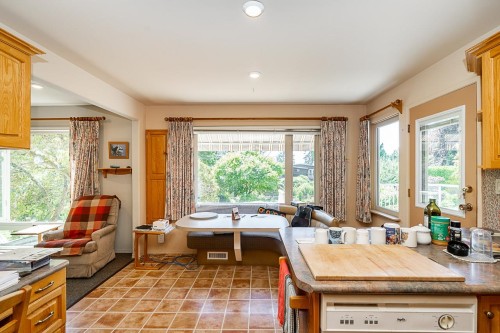 13852 Malabar Avenue, White Rock, BC - Indoor