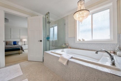 20962 48 Avenue, Langley, BC - Indoor Photo Showing Bathroom