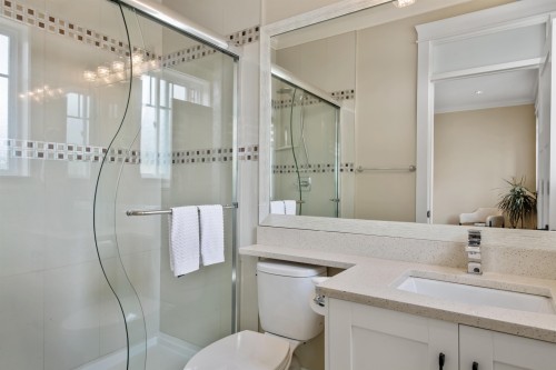 20962 48 Avenue, Langley, BC - Indoor Photo Showing Bathroom