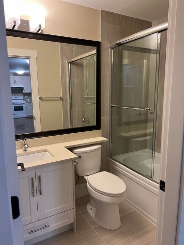 20962 48 Avenue, Langley, BC - Indoor Photo Showing Bathroom