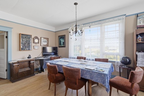 16913 66 Avenue, Surrey, BC - Indoor Photo Showing Dining Room