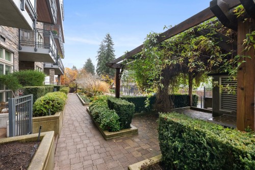 214-14022 North Bluff Road, White Rock, BC 