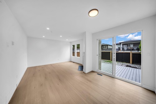 8-32705 Fraser Crescent, Mission, BC - Indoor Photo Showing Other Room