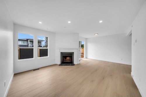 8-32705 Fraser Crescent, Mission, BC - Indoor Photo Showing Living Room With Fireplace