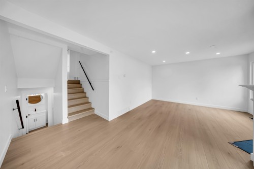 8-32705 Fraser Crescent, Mission, BC - Indoor Photo Showing Other Room