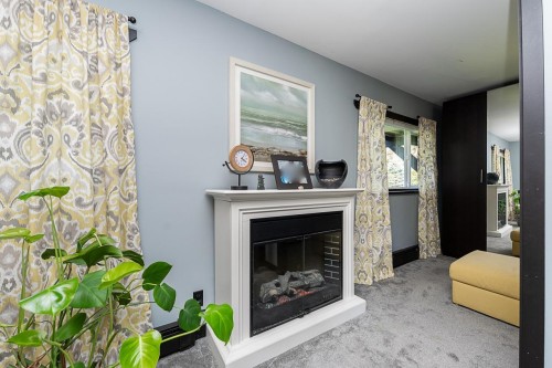 23742 68 Avenue, Langley, BC - Indoor With Fireplace