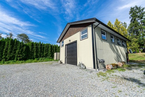 23742 68 Avenue, Langley, BC - Outdoor