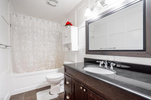 2262 Willoughby Way, Langley, BC - Indoor Photo Showing Bathroom