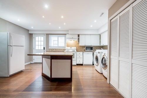 2262 Willoughby Way, Langley, BC - Indoor Photo Showing Laundry Room