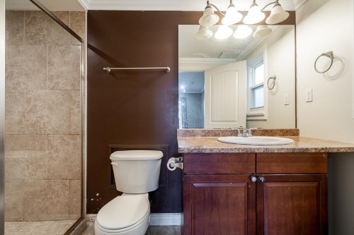2262 Willoughby Way, Langley, BC - Indoor Photo Showing Bathroom