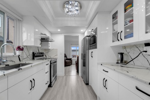 13232 82 Avenue, Surrey, BC - Indoor Photo Showing Kitchen