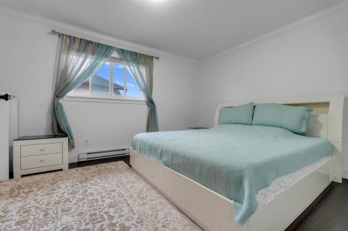 13232 82 Avenue, Surrey, BC - Indoor Photo Showing Bedroom