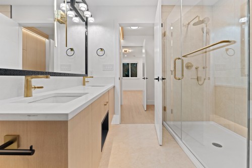 11912 78B Avenue, Delta, BC - Indoor Photo Showing Bathroom