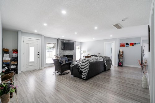 2714 Parkway Drive, Surrey, BC 