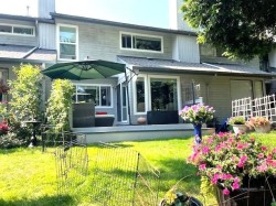 15863 Alder Place  Surrey, BC V4A 5J1