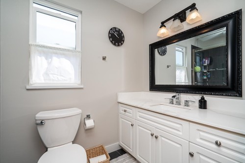 7988 Melburn Drive, Mission, BC - Indoor Photo Showing Bathroom