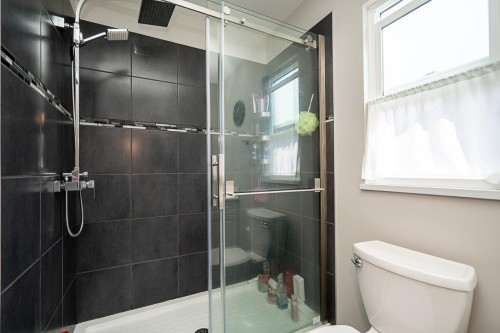 7988 Melburn Drive, Mission, BC - Indoor Photo Showing Bathroom