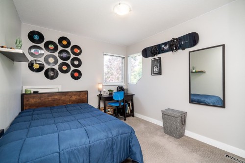 7988 Melburn Drive, Mission, BC - Indoor Photo Showing Bedroom
