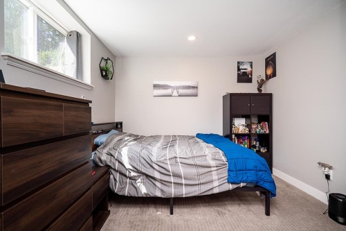 7988 Melburn Drive, Mission, BC - Indoor Photo Showing Bedroom